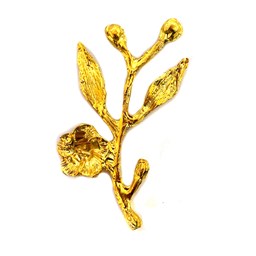 نمایش جزئیات برای توری آنتیک طرح گل برگ سه شاخه طلایی طول 9 سانتیمتر تصویر توری آنتیک طرح گل برگ سه شاخه طلایی طول 9 سانتیمتر