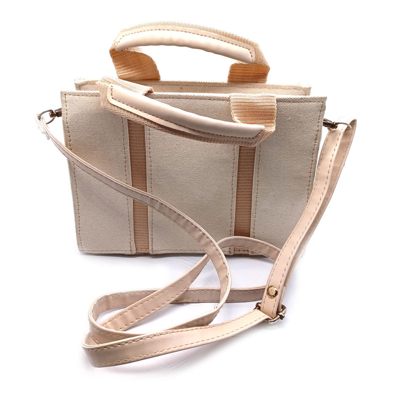 کیف زنانه پارچه‌ای کرم (کارکرده)